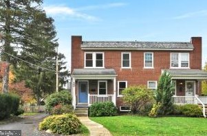 206 School Ln, Lancaster, PA 17603-4924