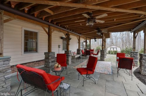 5550 Wide Oak Ct, Woodbridge VA  22192-6036 exterior