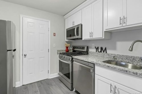 226 Concord Ln, Middletown, NY 10940-6655