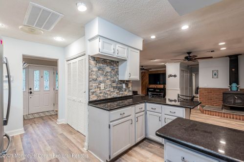 49 Cooks Bridge Rd, Jackson Twp NJ  08527-2523 exterior