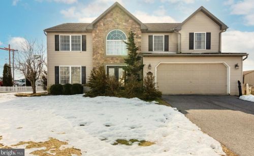 305 Luisa Ct, Shoemakersville, PA 19555-1553