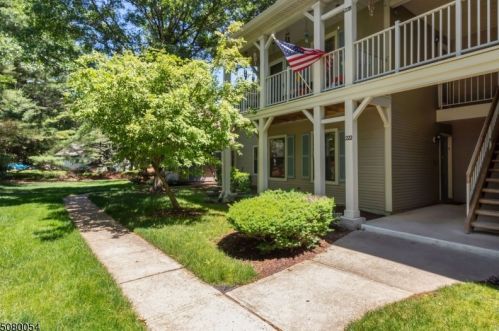 222 Wycoff Way, East Brunswick, NJ 08816-5646