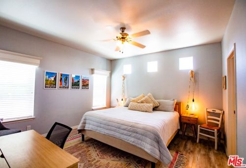 1302 Zuni Ln, Topanga CA  90290-4479 exterior