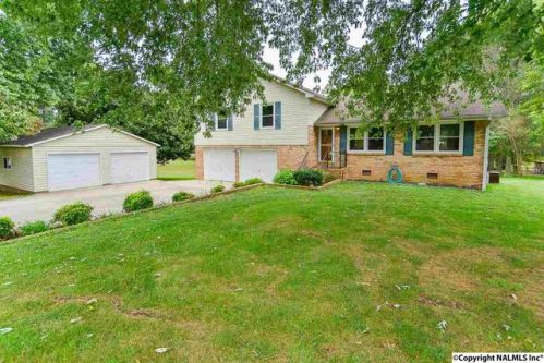 135 Wedgewood Terrace Rd, Madison, AL 35757-8810