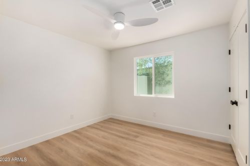 231 El Camino Dr, Phoenix AZ  85020-3515 exterior
