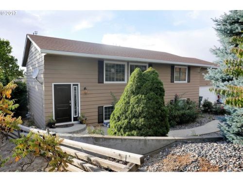 395 21st Dr, Cayuse, OR 97801-1103
