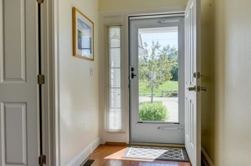55 Topsail Dr, Tiverton RI  02878-4268 exterior