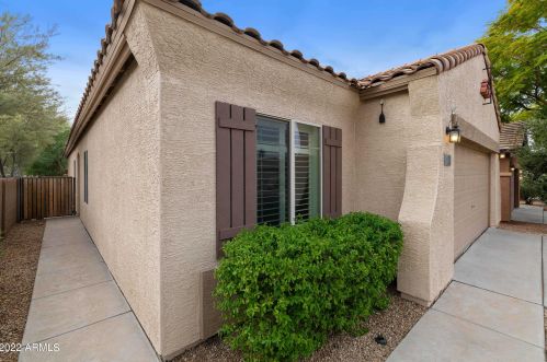 9149 Auburn St, Mesa, AZ 85207-7851