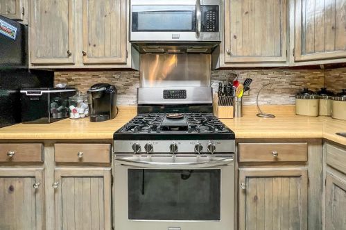 312 Hessenauer Dr, Sugar Grove Lake OH  44833-2343 exterior