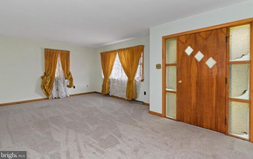 355 7 St, Harrisburg PA 17113-2012 exterior