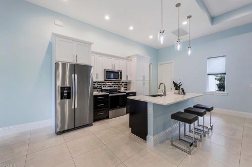 4875 20th Ave, Naples FL  34117-9194 exterior