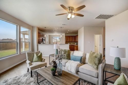 180 Pompey Springs Ct, Creedmoor, TX 78610-2771
