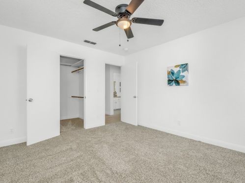 855 Mount Whitney Ave, Laton CA  93242-9724 exterior