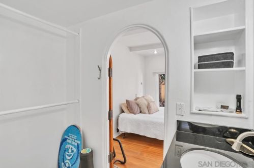 232 Rios Ave, Solana Beach CA  92075-1240 exterior