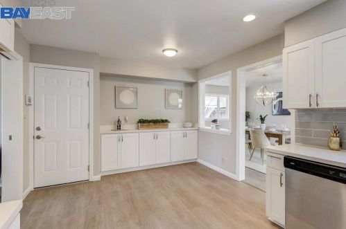 1513 142nd Ave, San Leandro CA  94578-1707 exterior