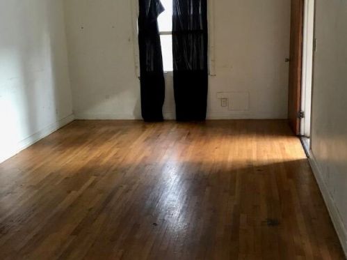 4303 42nd St, Milwaukee, WI 53216-1619