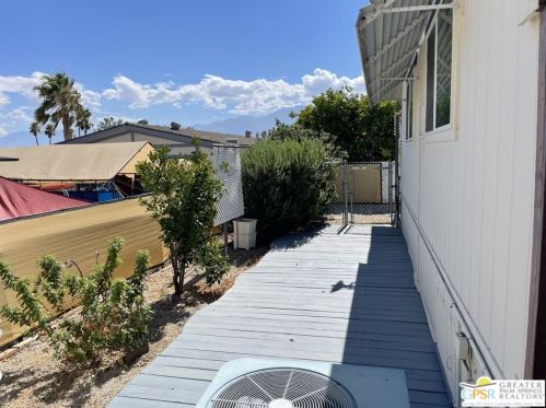 69521 Parkside Dr, Desert Hot Springs CA  92241-8719 exterior