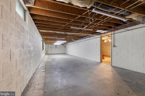 2146 Stonecrest Dr, Lancaster PA  17601-5437 exterior