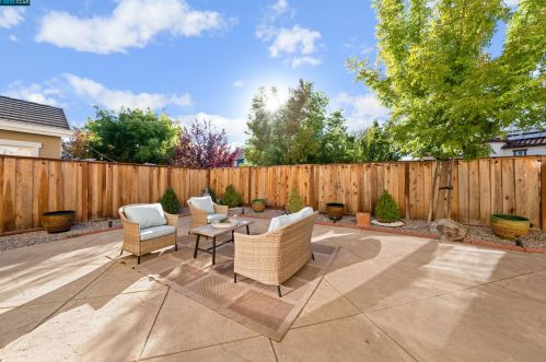 1733 Campanula Dr, San Ramon CA  94582-5155 exterior