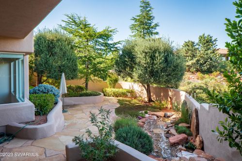 12 Linda Vis, Sedona AZ 86336-5067 exterior