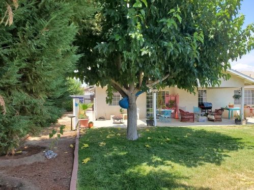 14223 Apple Creek Dr, Victorville, CA 92395-4654