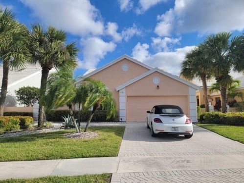 8355 Horseshoe Bay Rd, Boynton Beach, FL 33472-5045