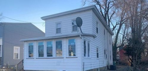 27 Wood St, West Deptford NJ  08066-1444 exterior