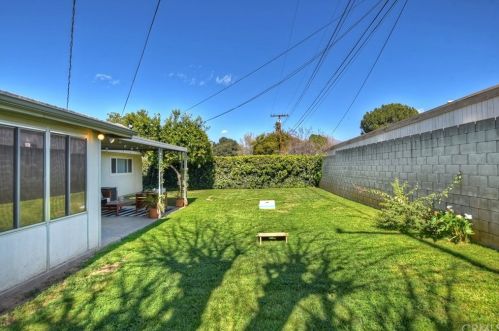 222 Phlox Ave, Redlands CA  92373-6118 exterior