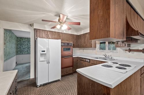 266 Ben Til Dr, Pittsburgh PA  15236-4306 exterior