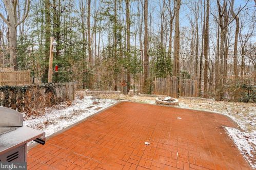 5483 Rector Dr, Woodbridge VA  22193-3703 exterior