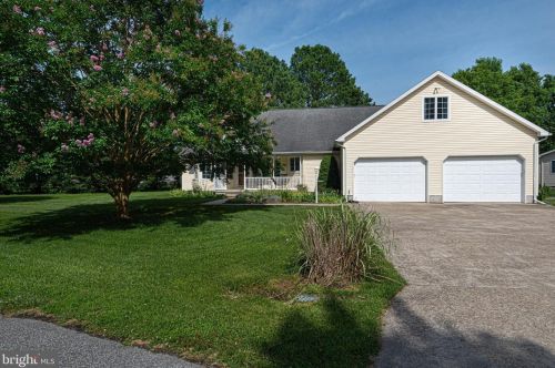 32813 Bauska Dr, Millville, DE 19970-3184