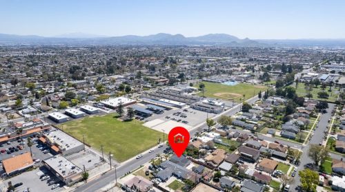 340 Willow Ave, Rialto CA  92376-5832 exterior