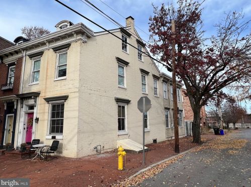 713 Front St, Harrisburg, PA 17104-1626