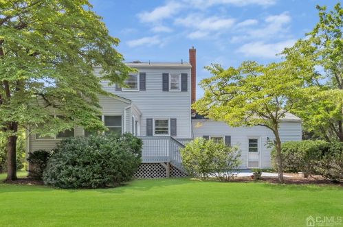 2 Pierce Ct, East Brunswick, NJ 08816-4122