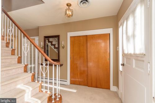 556 Leverington Ave, Philadelphia PA 19128-3314 exterior