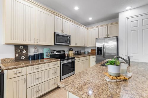 12170 Bennington Cir, Port Saint Lucie FL  34987-2781 exterior