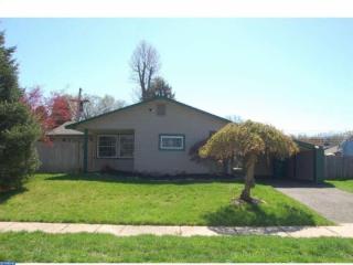 273 Magnolia Dr, Levittown, PA 19054-2043