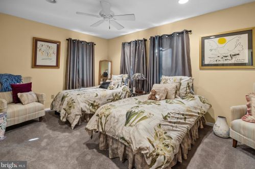 402 Ramsey Rd, Yardley PA 19067-4642 exterior