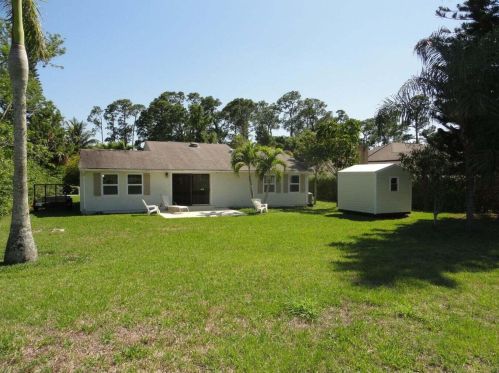 1057 Abingdon Ave, Fort Pierce FL  34953-2804 exterior