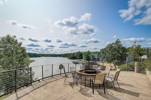 680 Hiawatha Dr, Wisconsin Dells WI  53965-9749 exterior