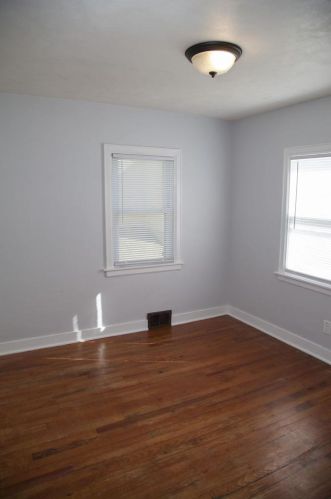 325 Washington St, Dodgeville WI  53533-1033 exterior