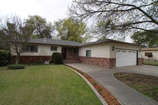 8550 Eddy St, Hanford, CA 93230-4824