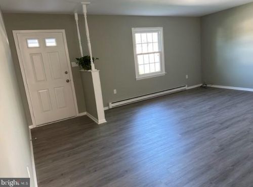 82 Queen Ave, West Enola PA  17025-2337 exterior