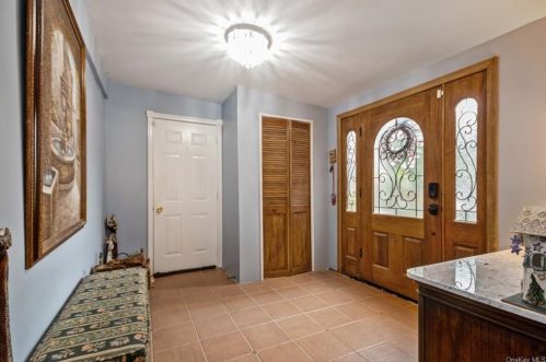 1571 Sylvan Rd, Mohegan Lake, NY 10547-1928