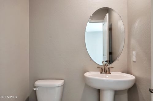 3907 79th Dr, Phoenix AZ  85043 exterior