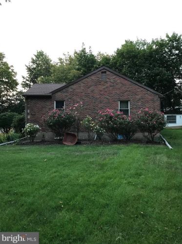 4600 North Rd, Harrisburg, PA 17109-2920