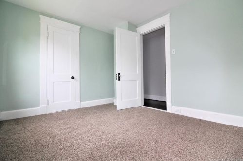 579 Cooke St, Waterbury CT  06710-1424 exterior