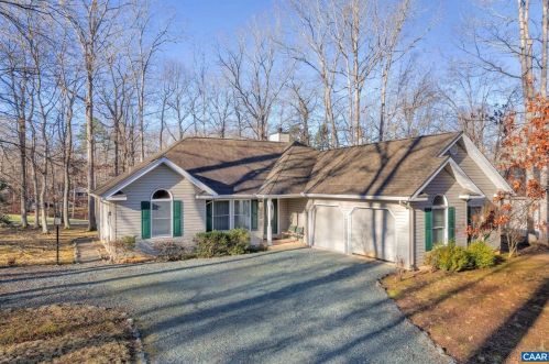 28 Dogleg Rd, Bybee, VA 22963-2311