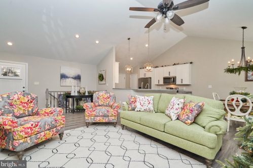 1201 Happy Ridge Dr, Front Royal VA  22630 exterior