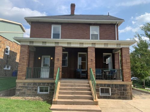 504 Washington Ave, South Connellsville, PA 15425-4623
